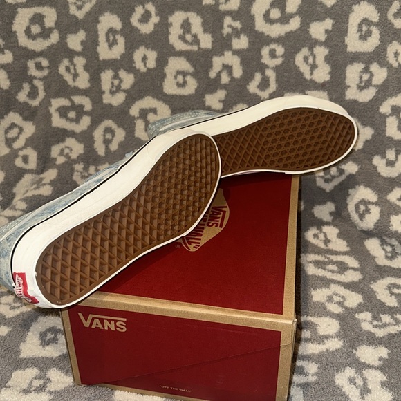 New 🆕 Vans SK8-Hi Tapered Canvas (Denim Destroy Winter Sky Blue Marshmallow) - Picture 11 of 17